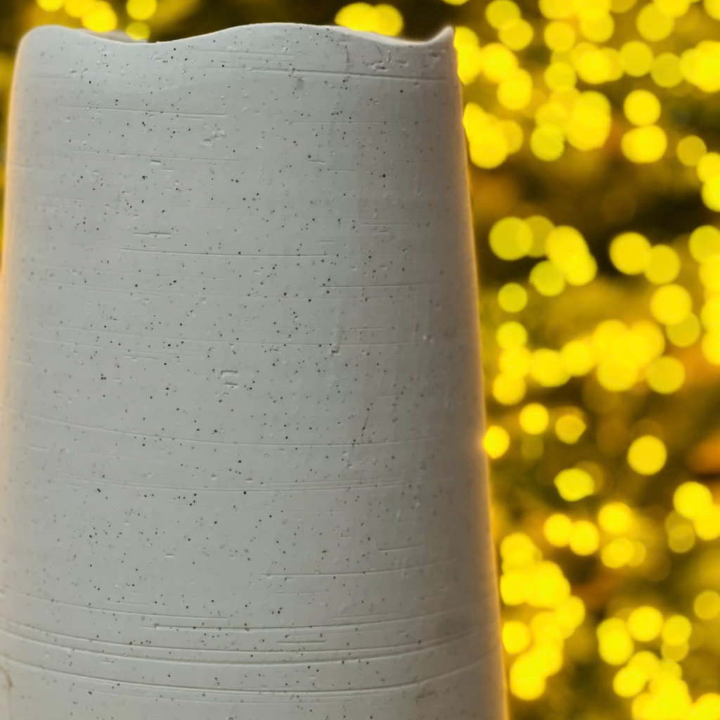 Vaso Decorativo de Cerâmica Branco – 19,5 x 19,5 x 33cm