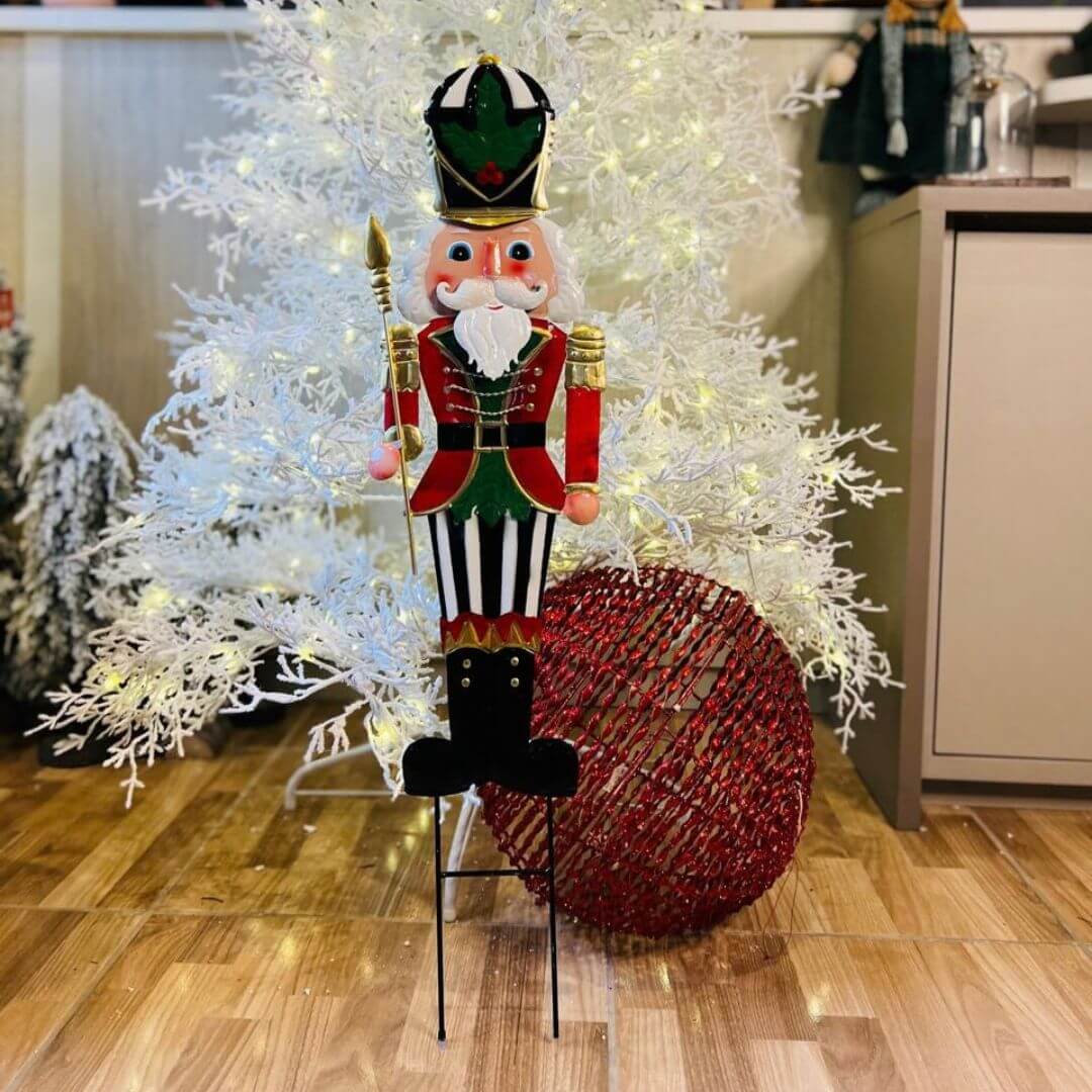 Decoração para Jardim Quebra-Nozes – 92 cm
