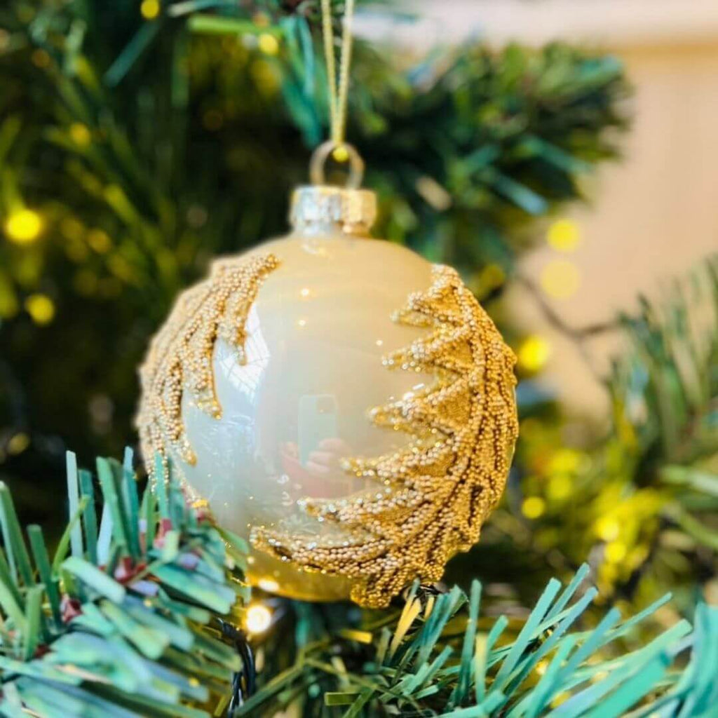 Bola Decorada Pinheiro de Vidro – 8 cm – Dourado